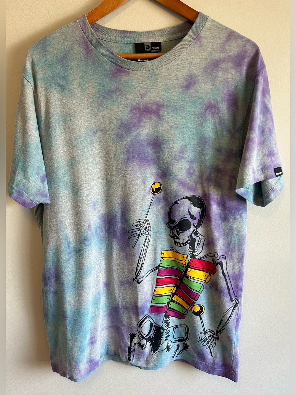 Bench Blue Purple Tie-Dye T-shirt Men’s XL Skeleton Playing Xylophone Custom
